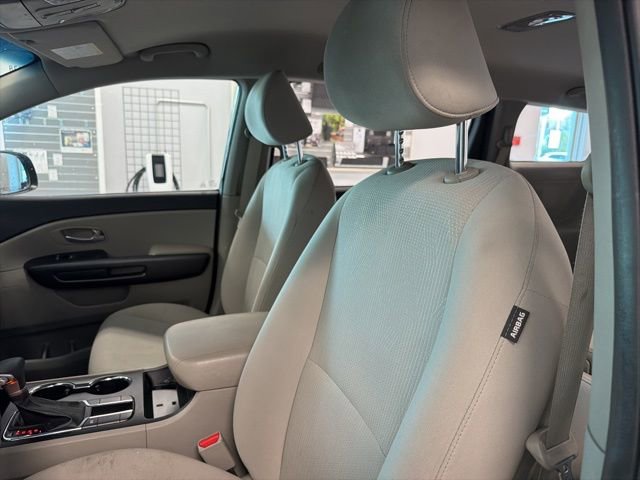 Used 2020 Kia Sedona L image 14