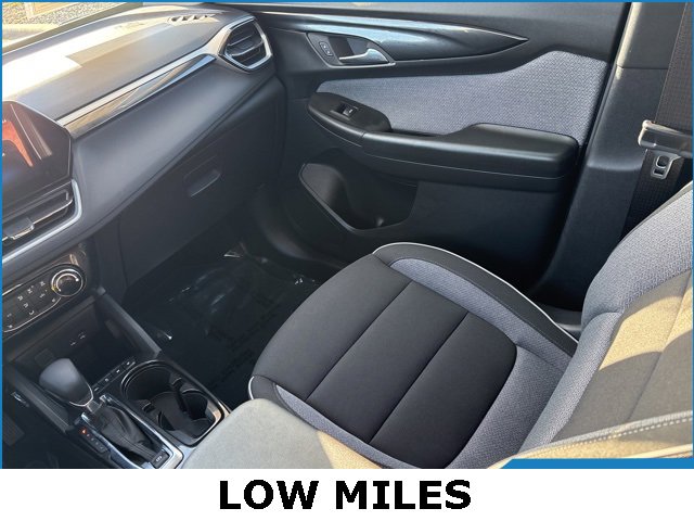 Used 2025 Chevrolet TrailBlazer LT w/ LT Cold Weather Package image 16