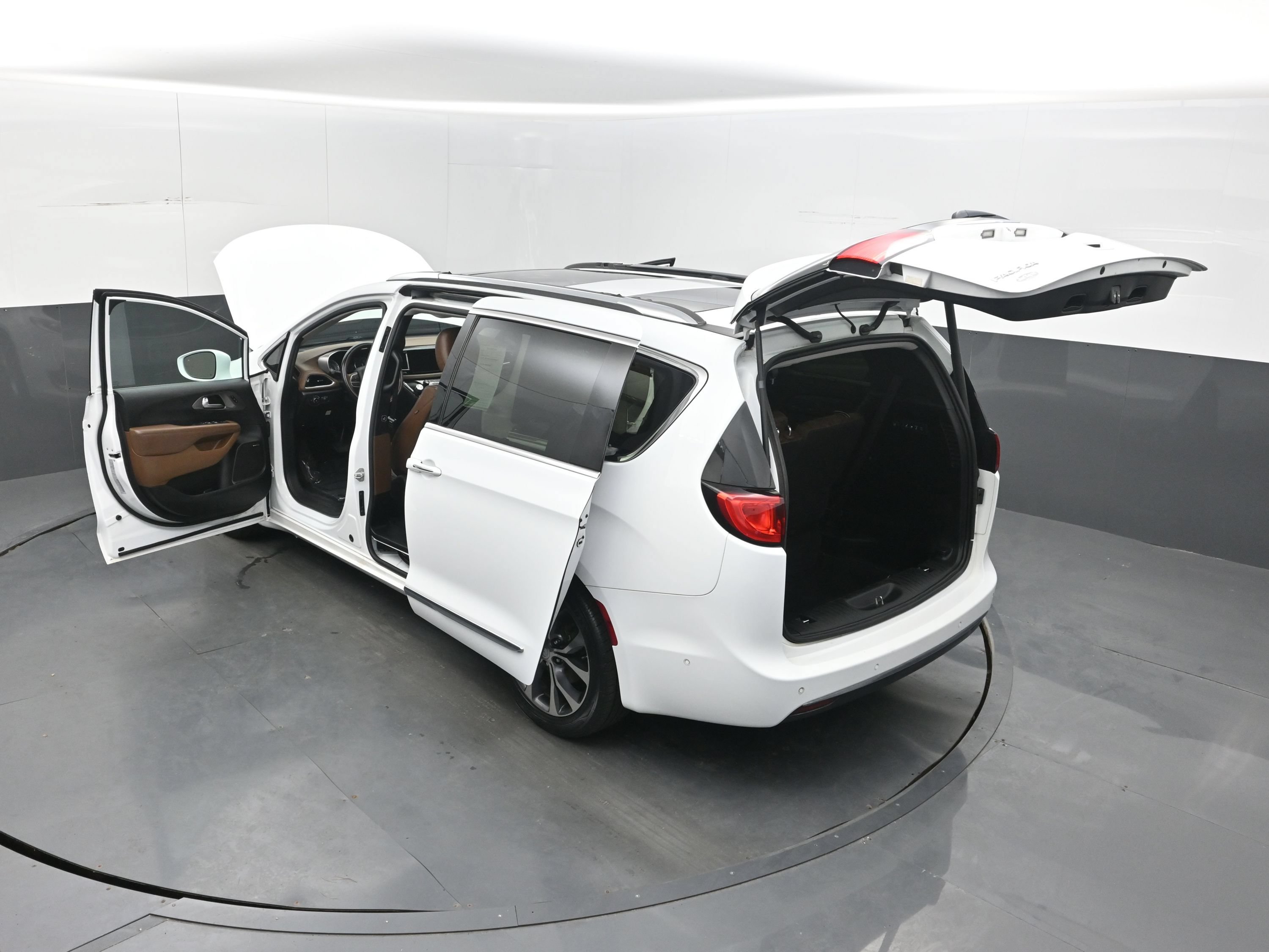 Used 2017 Chrysler Pacifica Limited FWD image 29