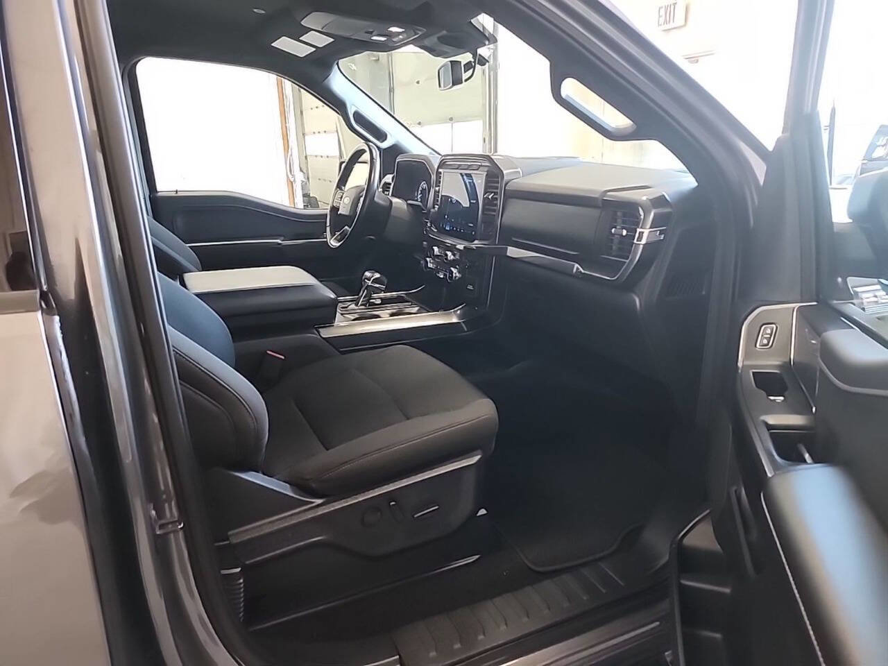 Used 2022 Ford F150 XLT w/ Equipment Group 302A High image 9