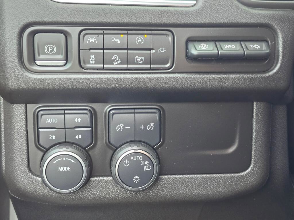 Used 2022 Chevrolet Tahoe High Country AWD/4WD image 43