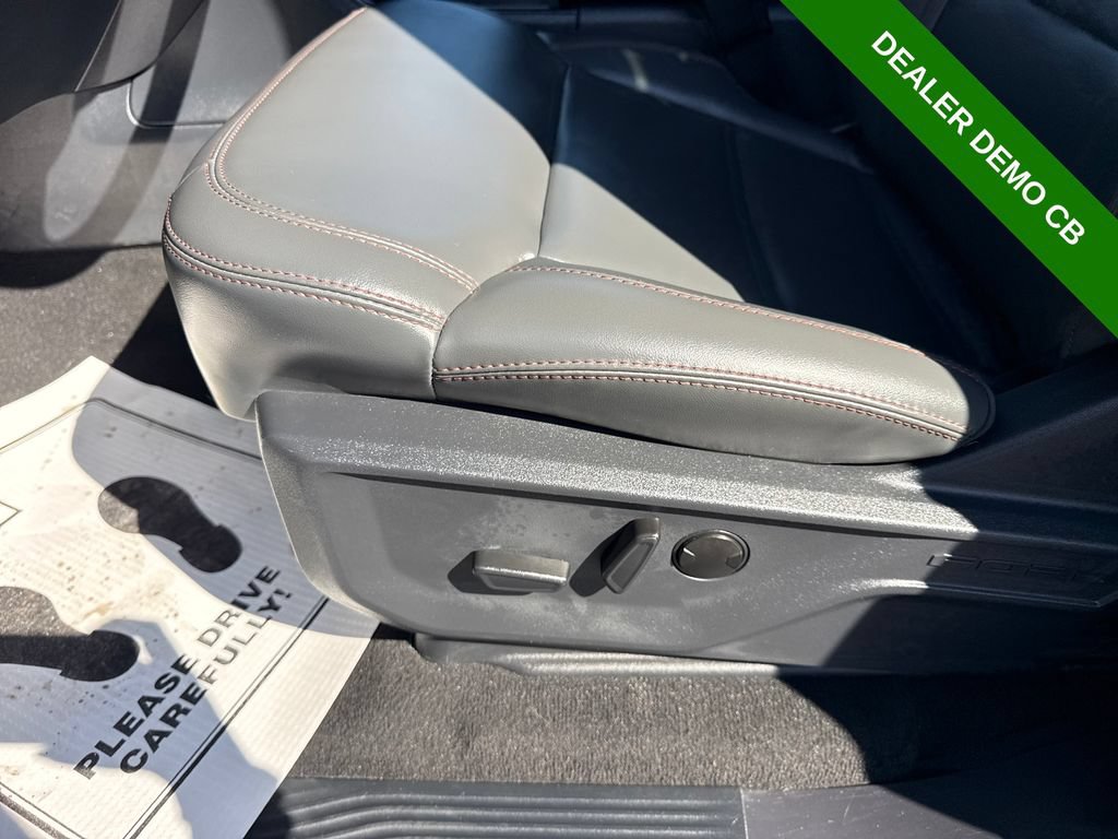 Used 2025 Ford Expedition Active AWD/4WD image 28