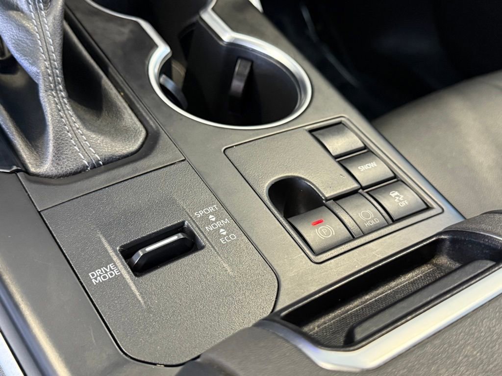 Certified 2023 Toyota Highlander XLE image 29