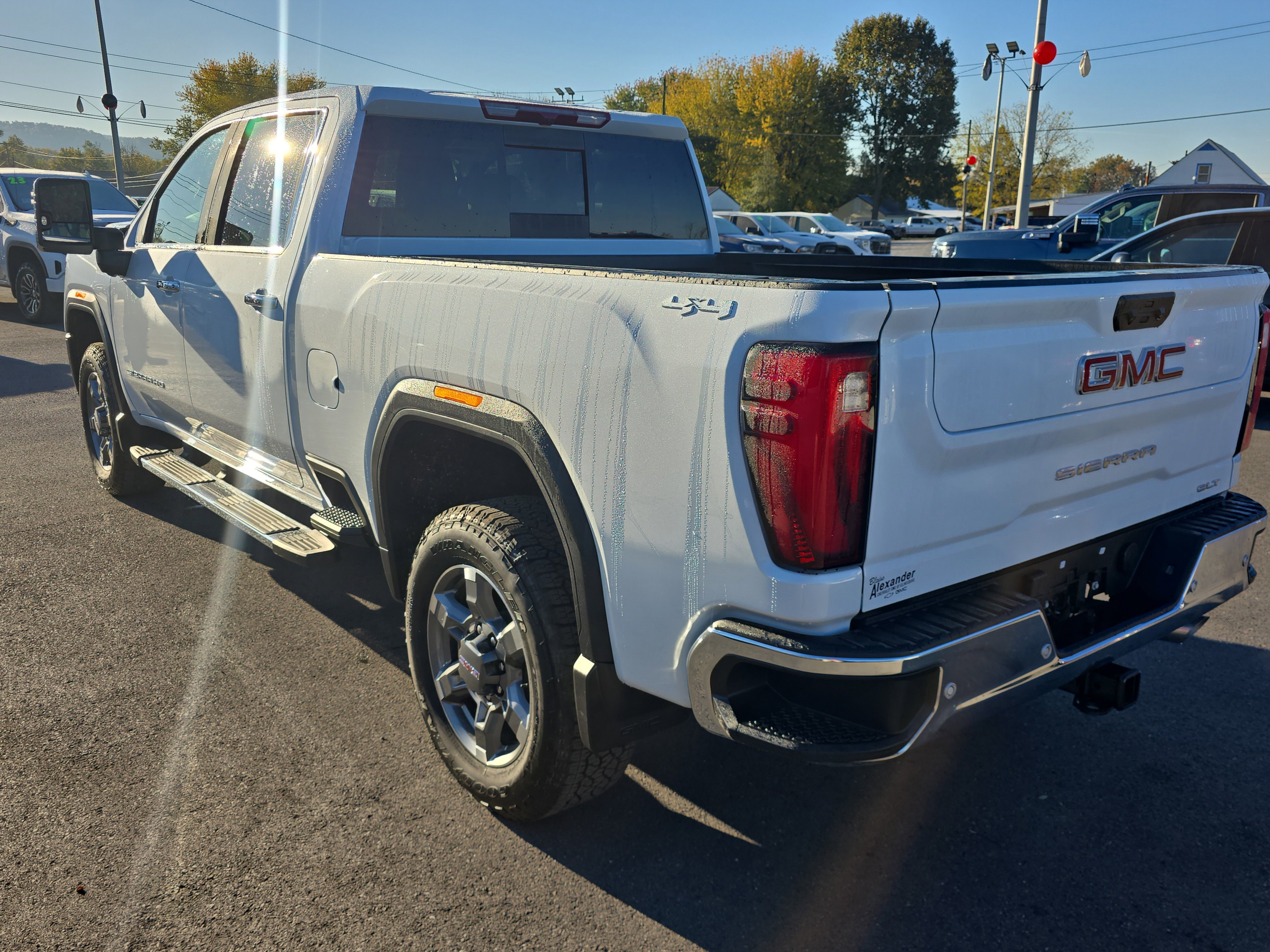 New 2026 GMC Sierra 2500 SLT w/ SLT Premium Package image 6