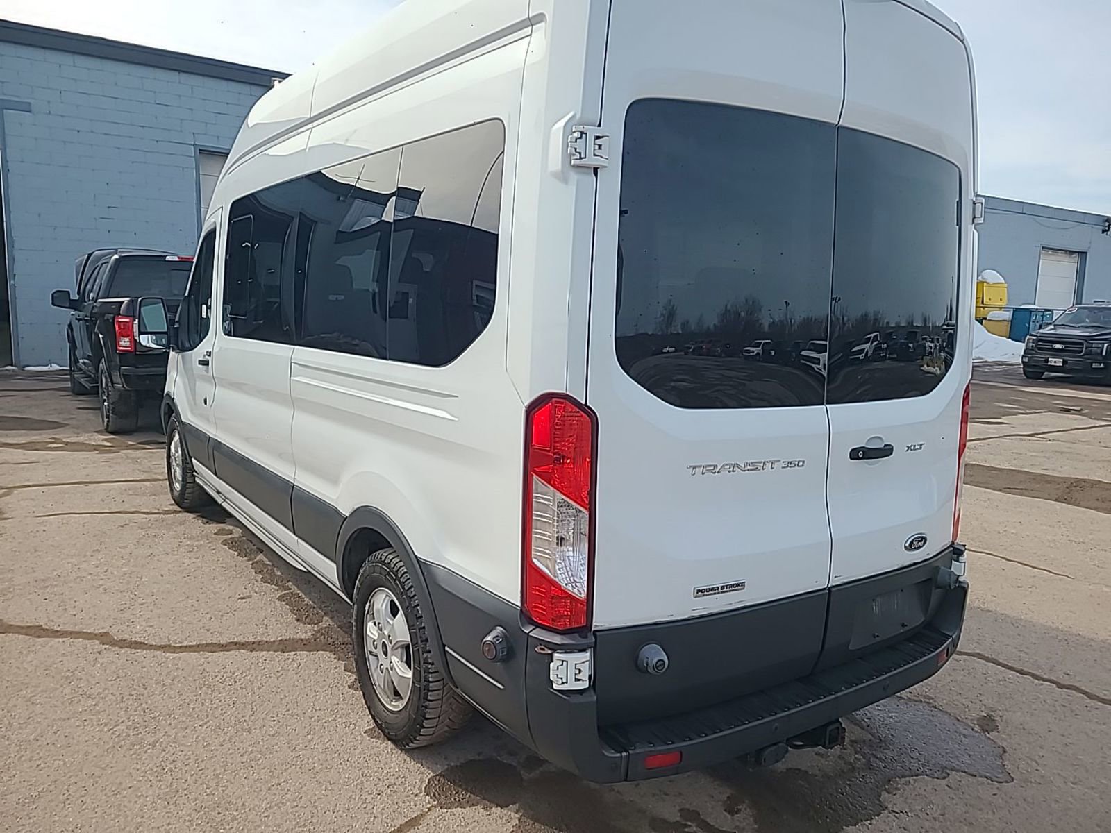 Used 2018 Ford Transit 350 XLT RWD image 6