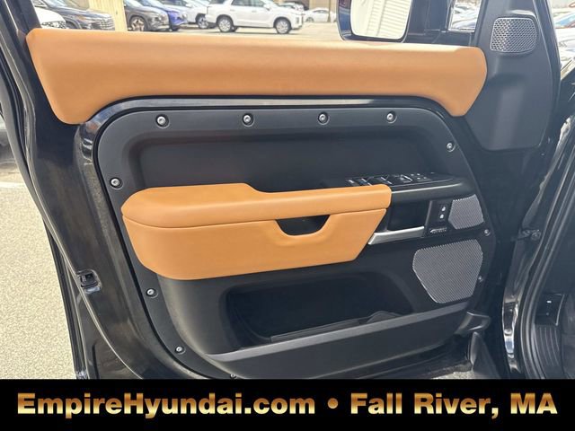 Used 2024 Land Rover Defender 110 V8 image 16