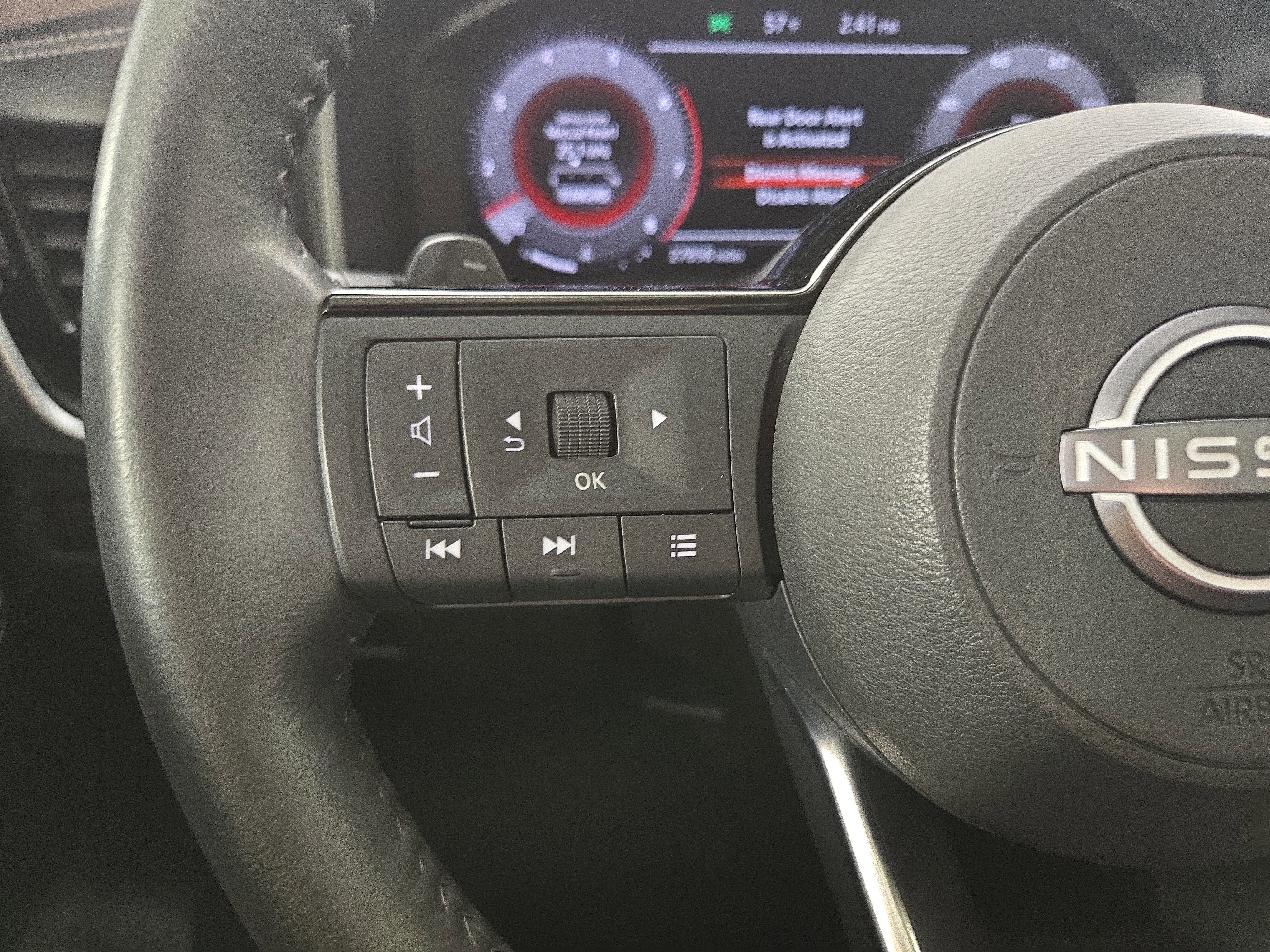 Used 2022 Nissan Rogue Platinum w/ Head-Up Display Package image 15