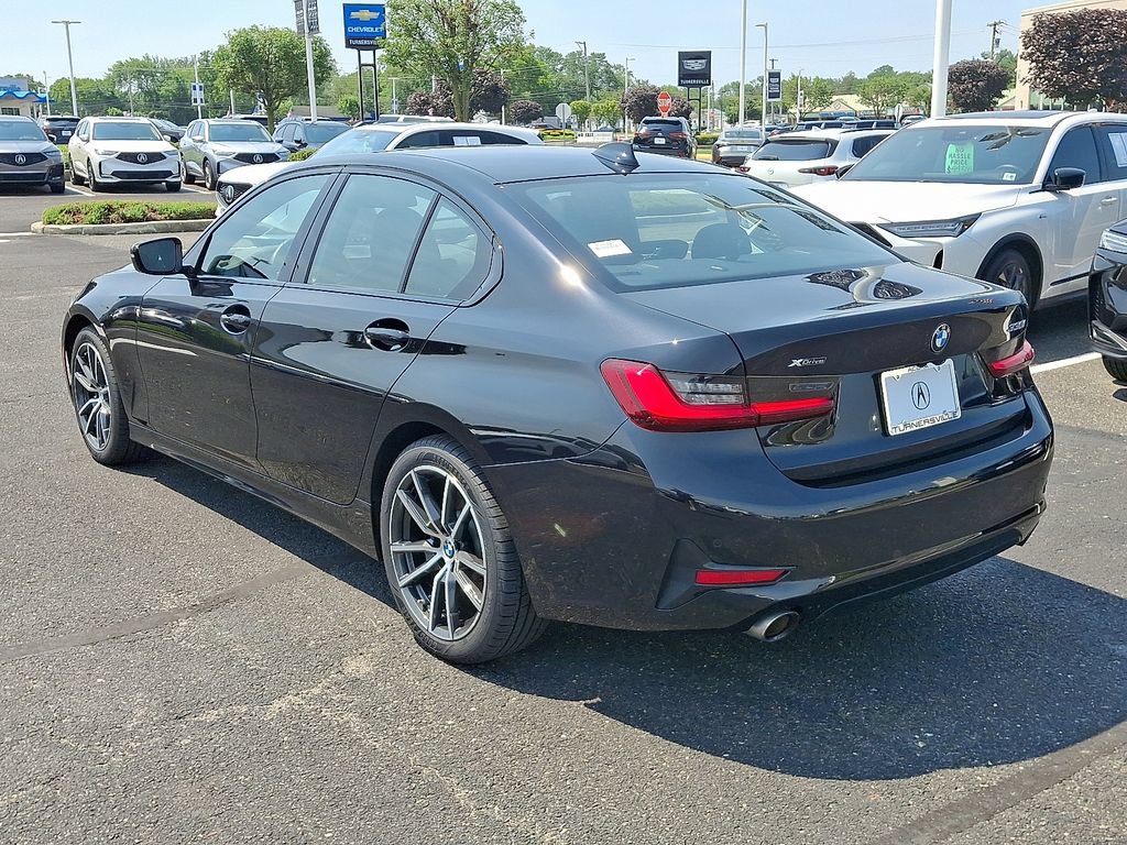 Used 2022 BMW 330i xDrive Sedan w/ Driving Assistance Package AWD/4WD image 4