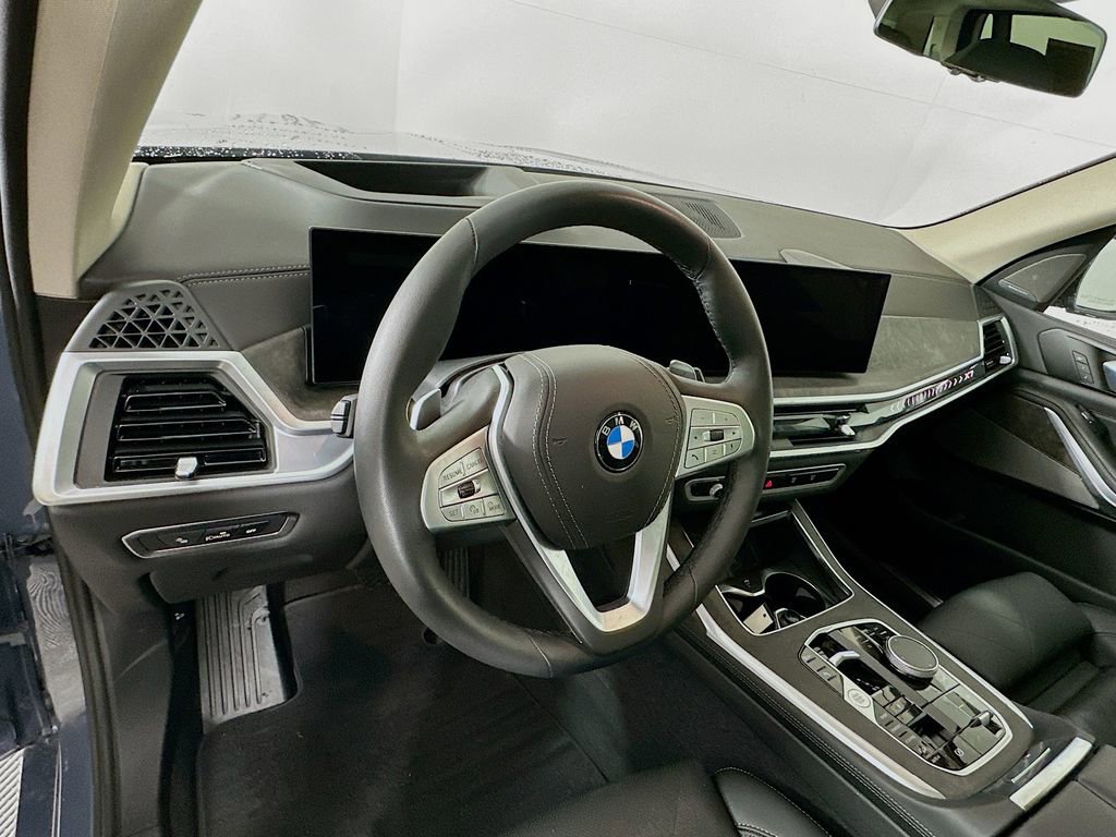 Used 2025 BMW X7 xDrive40i image 15