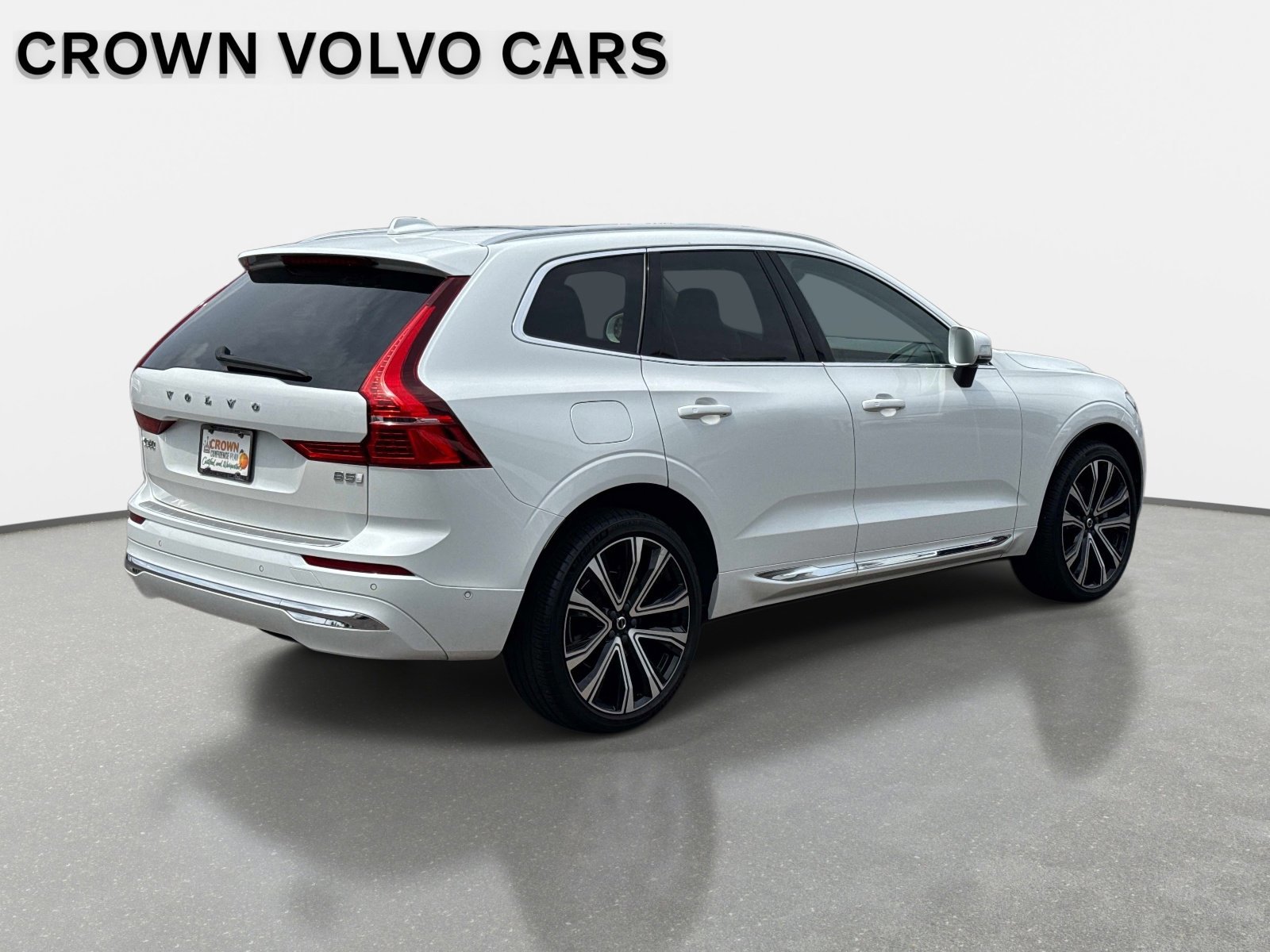 Used 2023 Volvo XC60 B5 Ultimate w/ Protection Package Premier FWD image 5