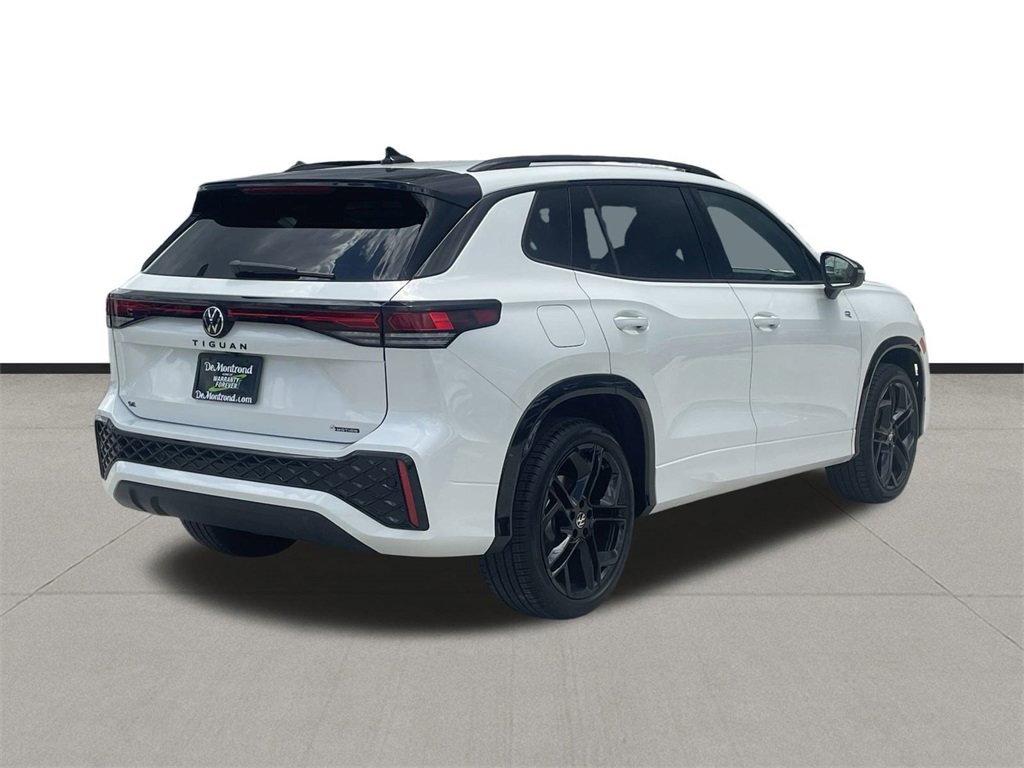 New 2025 Volkswagen Tiguan SE R-Line image 5