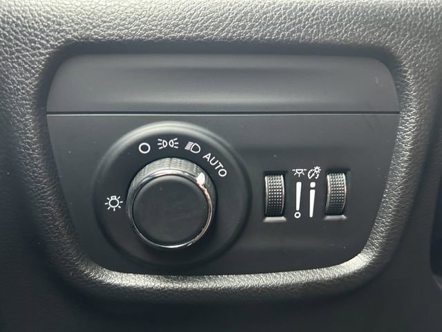 Used 2024 Jeep Grand Cherokee L Laredo image 29