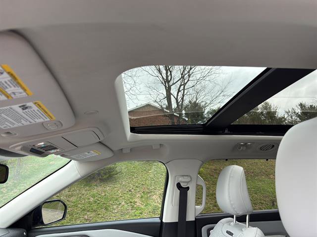 Used 2025 Ford Explorer Platinum w/ LUX Leather Package AWD/4WD image 15