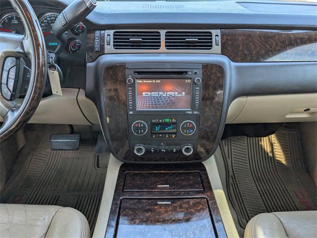 Used 2013 GMC Yukon XL Denali image 7