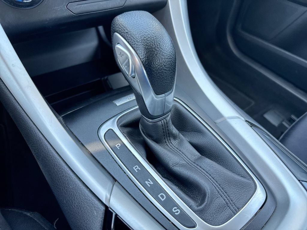 Used 2014 Ford Fusion SE FWD image 16