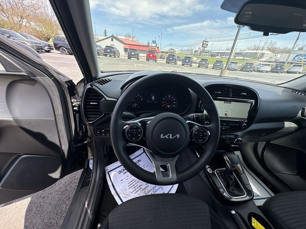 Used 2022 Kia Soul S image 11
