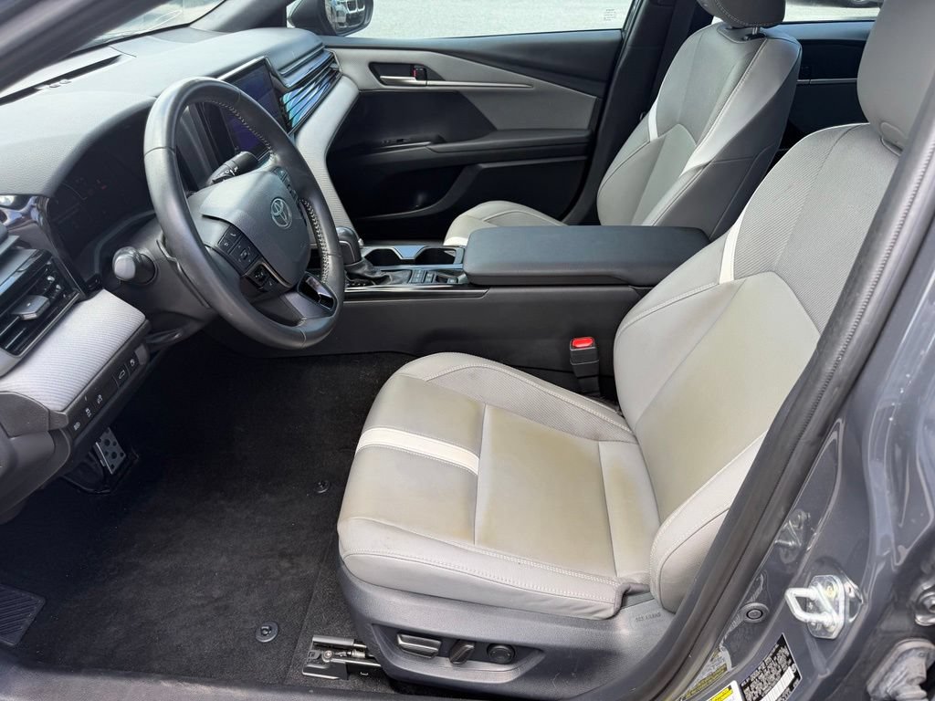 Used 2025 Toyota Camry SE FWD image 22