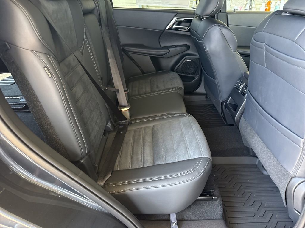 New 2026 Mitsubishi Outlander LE FWD image 24