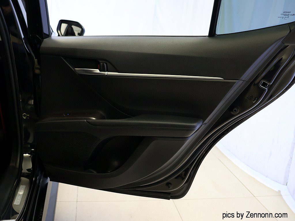 Used 2022 Toyota Camry XSE FWD image 29