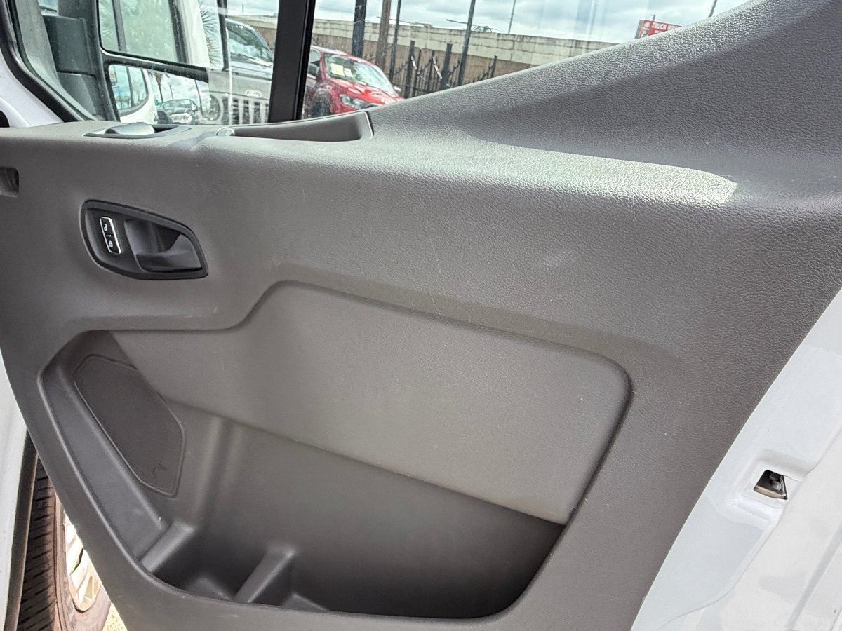 Used 2024 Ford Transit 350 XLT RWD image 13
