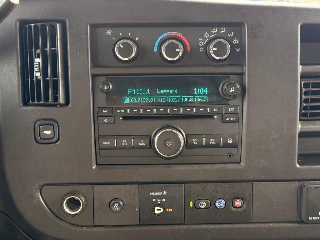 Used 2018 Chevrolet Express 3500 w/ Driver Convenience Package image 26