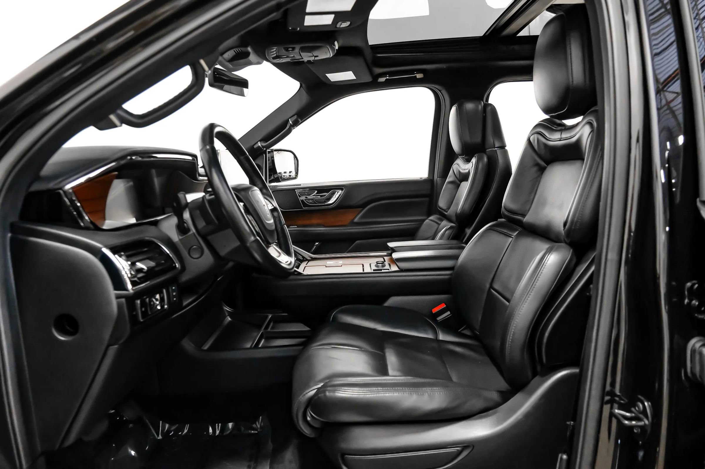 Used 2023 Lincoln Navigator L Reserve RWD image 27