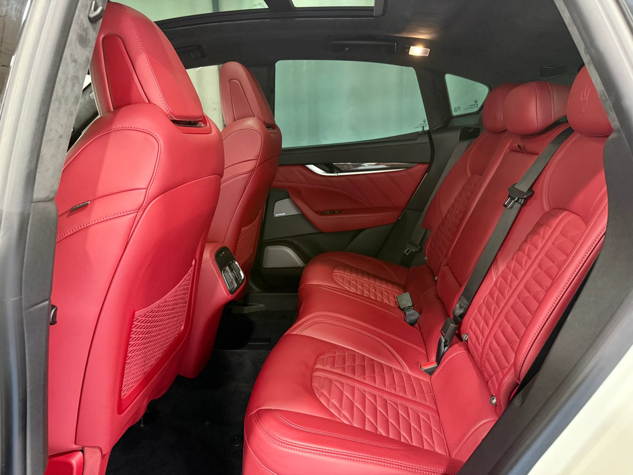 Used 2021 Maserati Levante Trofeo AWD/4WD image 23