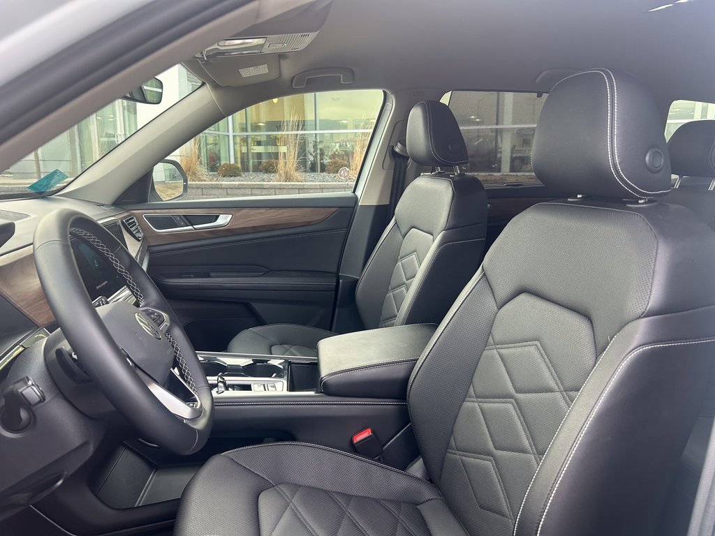 Used 2025 Volkswagen Atlas SE image 9