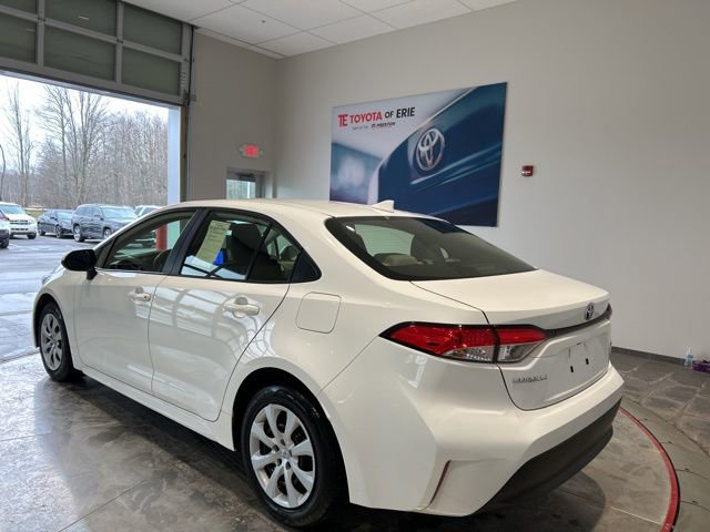 Used 2023 Toyota Corolla LE w/ Carpet Mat Package (TMS) image 4