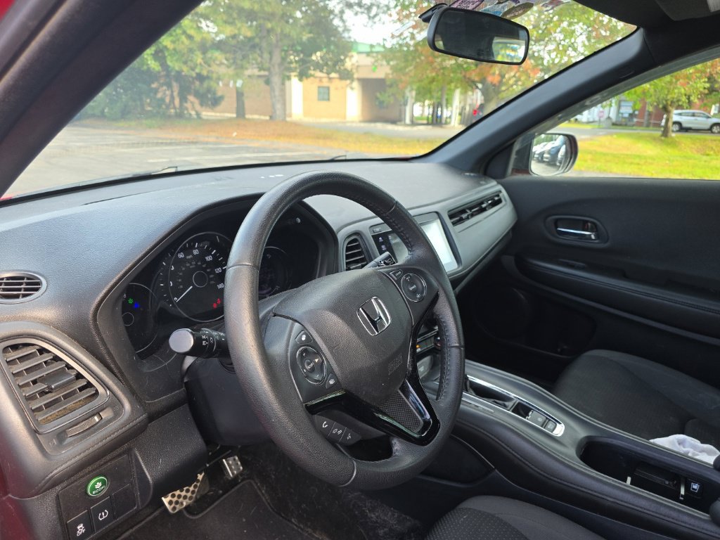 Used 2022 Honda HR-V Sport image 10
