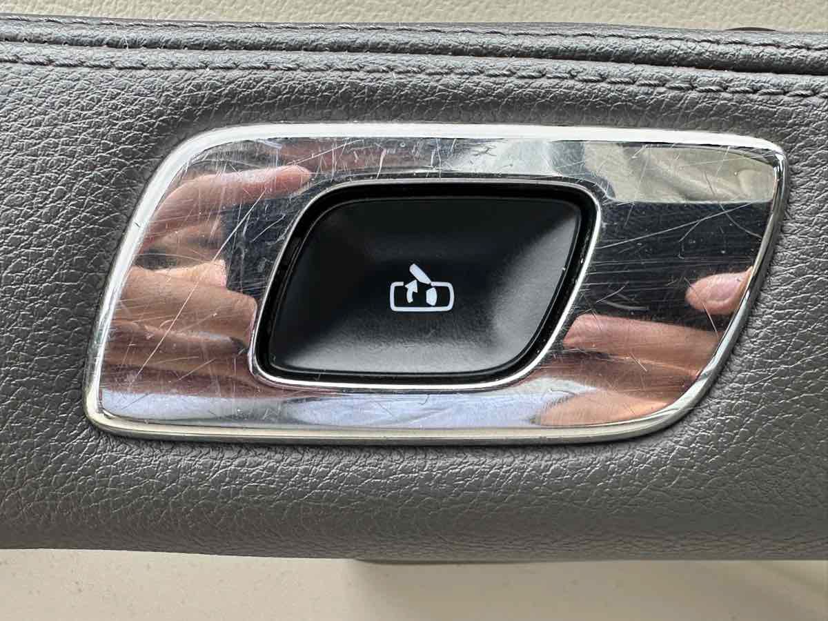 Used 2017 Lincoln Continental Select FWD image 22