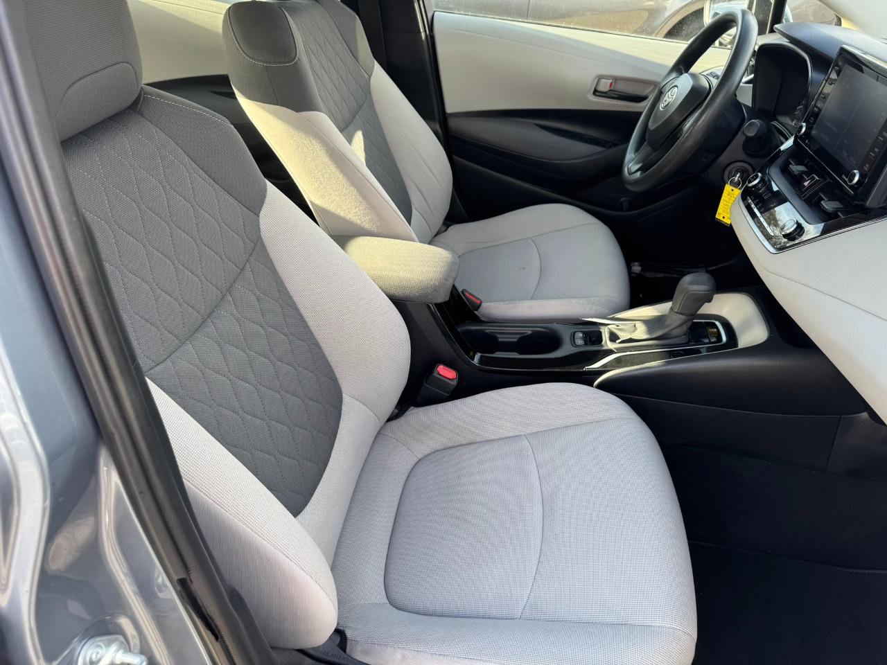 Used 2022 Toyota Corolla LE image 24