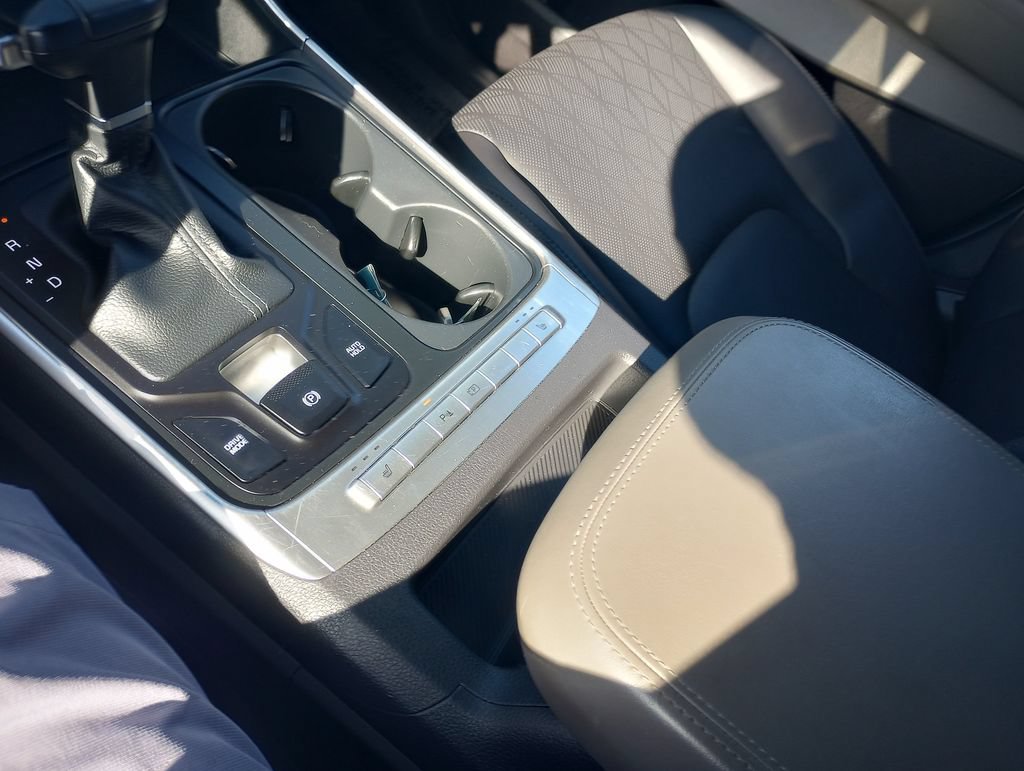 Used 2025 Kia Carnival FWD image 29