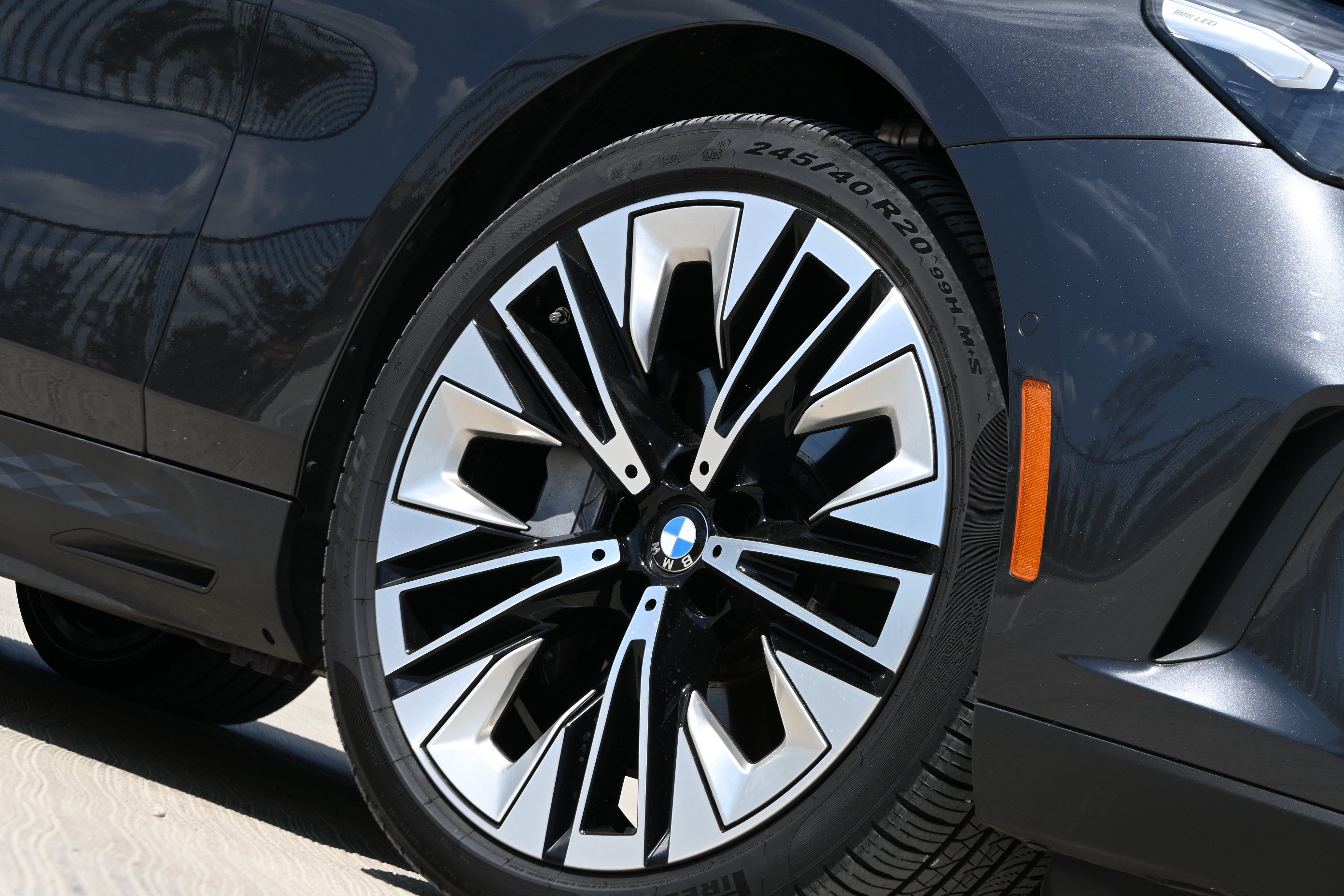 Certified 2026 BMW i5 eDrive40 AWD/4WD image 11