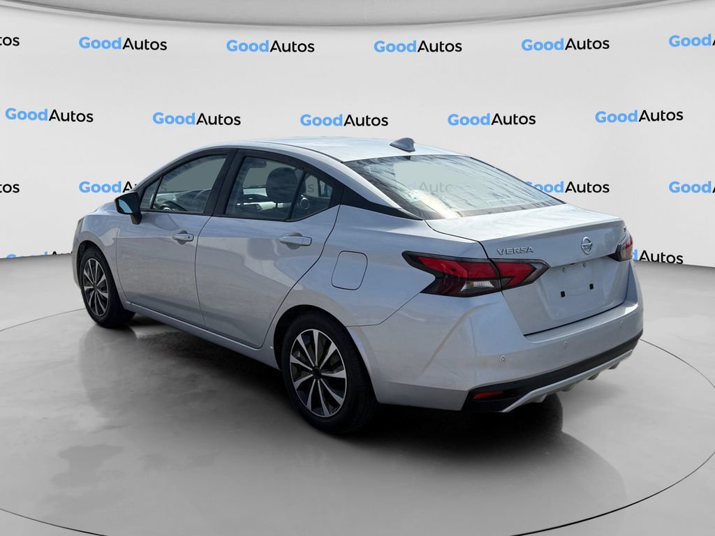 Used 2021 Nissan Versa SV image 3