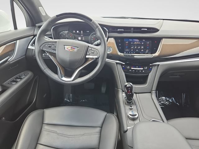 New 2025 Cadillac XT6 Premium Luxury w/ Platinum Package AWD/4WD image 10