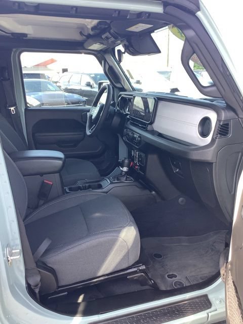 Certified 2024 Jeep Wrangler Unlimited AWD/4WD image 18