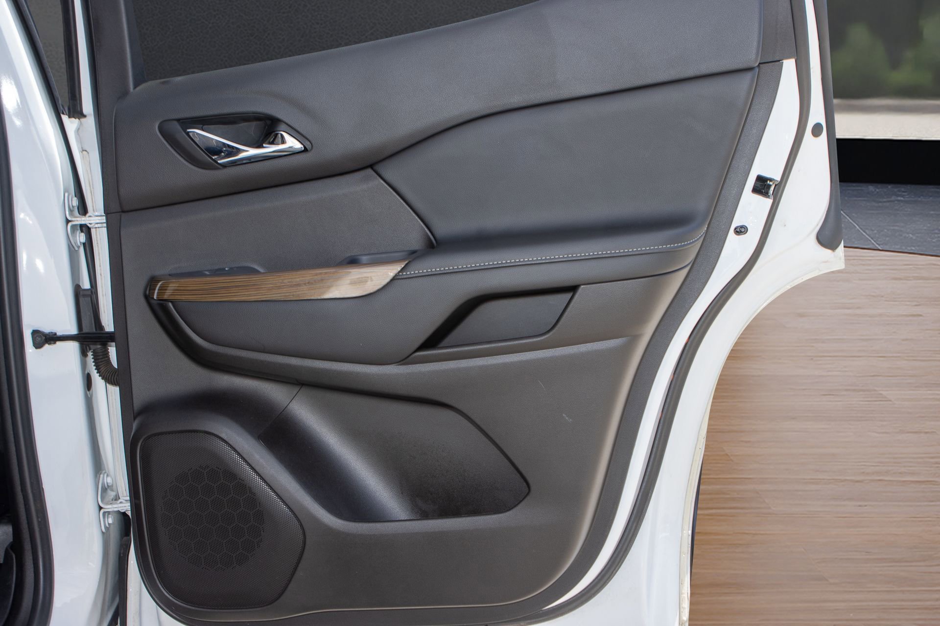 Used 2022 GMC Acadia SLE w/ Driver Convenience Package image 34