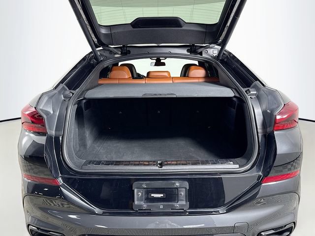 Used 2022 BMW X6 xDrive40i w/ Executive Package image 27