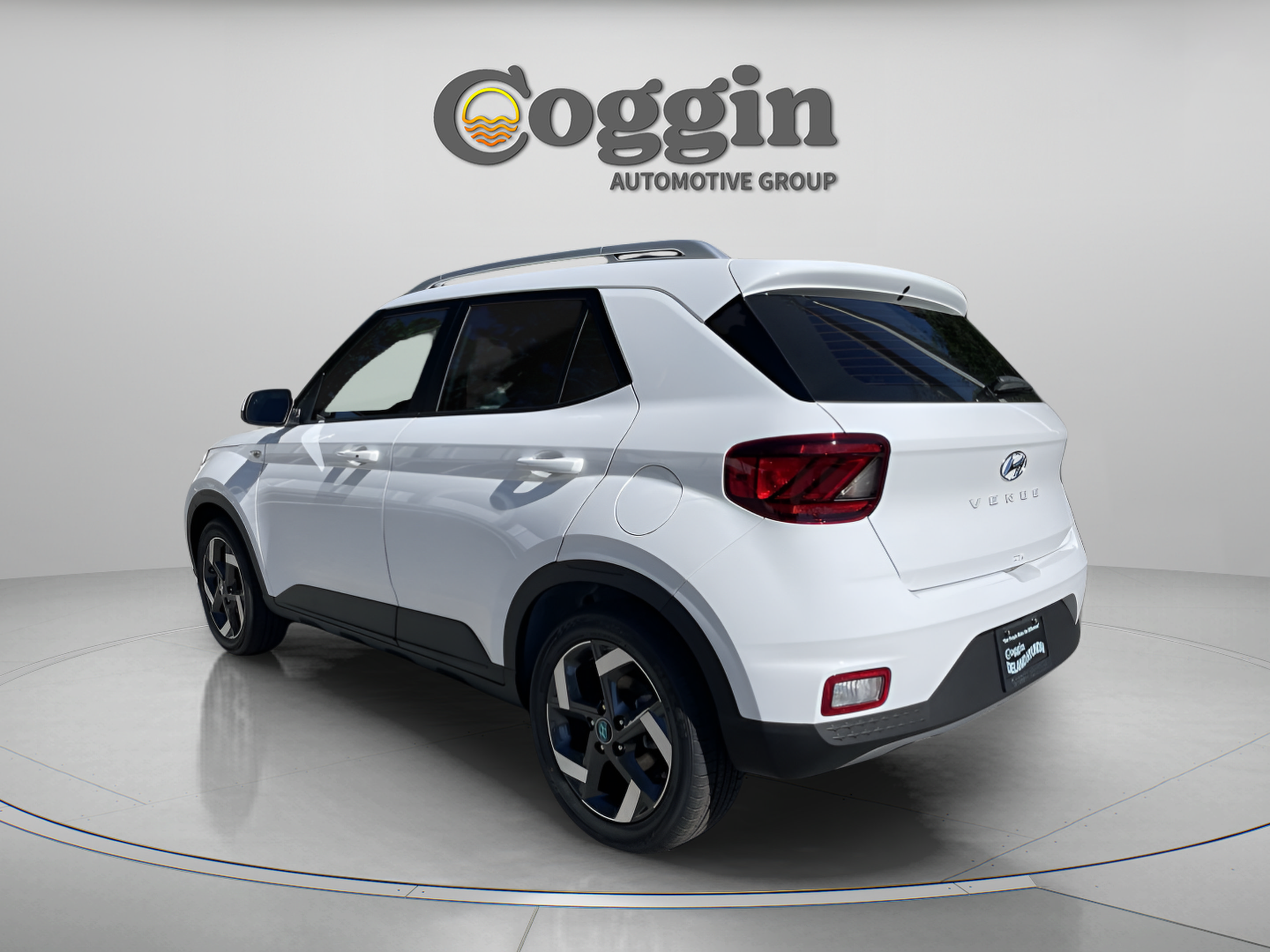 Certified 2026 Hyundai Venue SEL FWD image 4