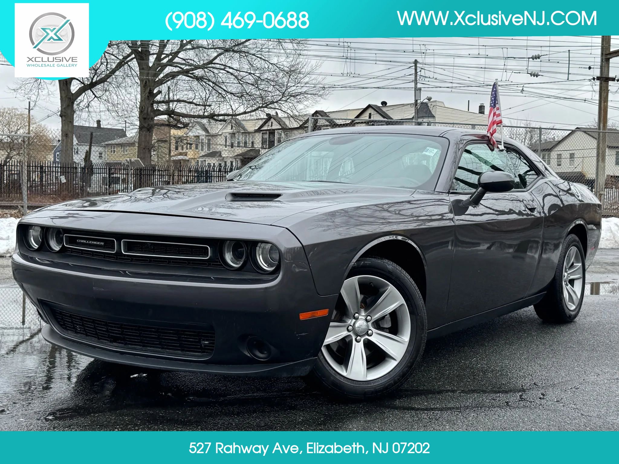 Used 2020 Dodge Challenger SXT image 1