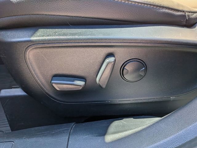 Used 2021 Ford Escape Titanium image 29