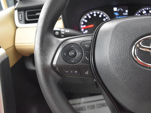 Used 2022 Toyota RAV4 LE image 15