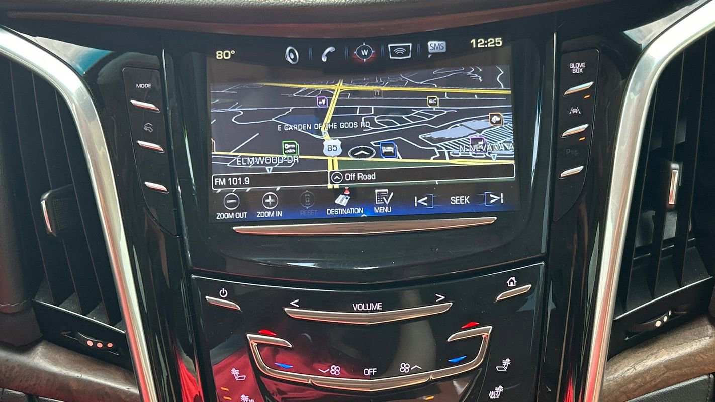 Used 2020 Cadillac Escalade Premium Luxury AWD/4WD image 29