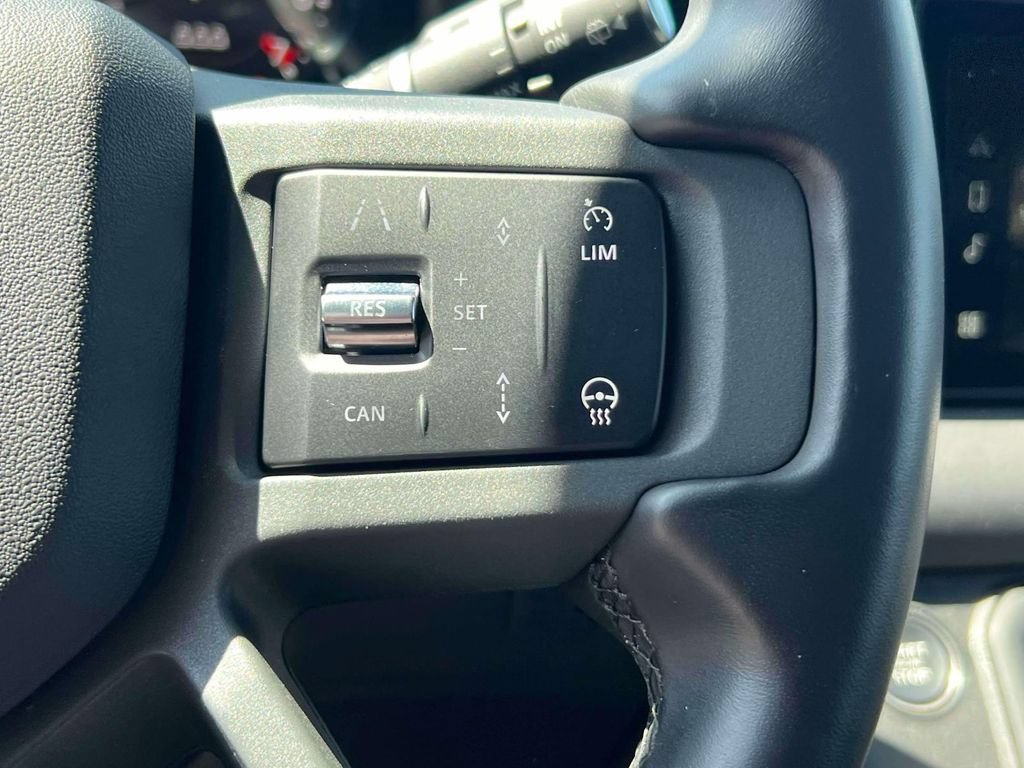 Used 2024 Land Rover Defender 110 X-Dynamic SE AWD/4WD image 22
