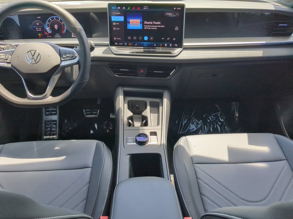 New 2026 Volkswagen Tiguan SE R-Line FWD image 14