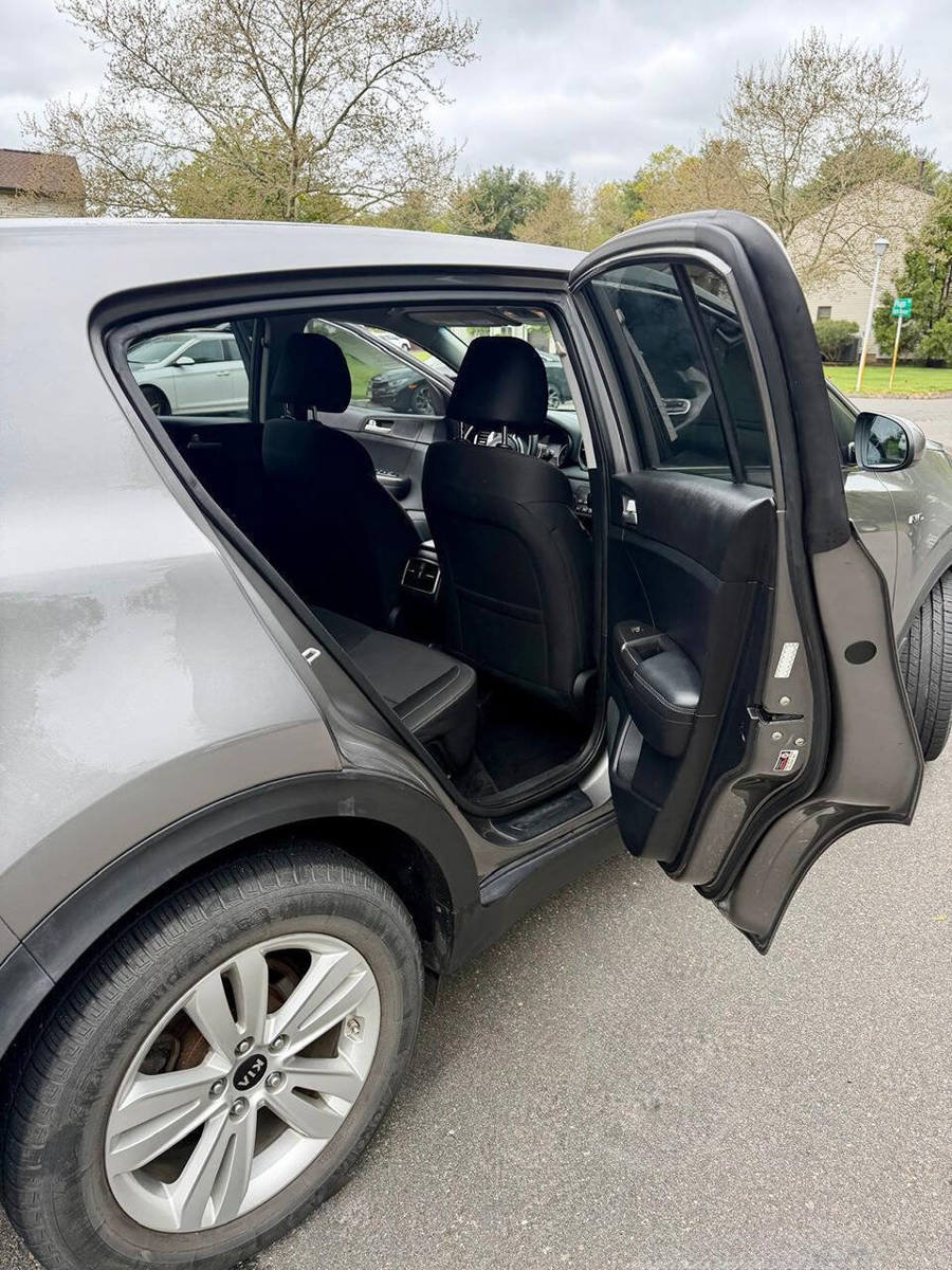 Used 2018 Kia Sportage LX AWD/4WD image 7