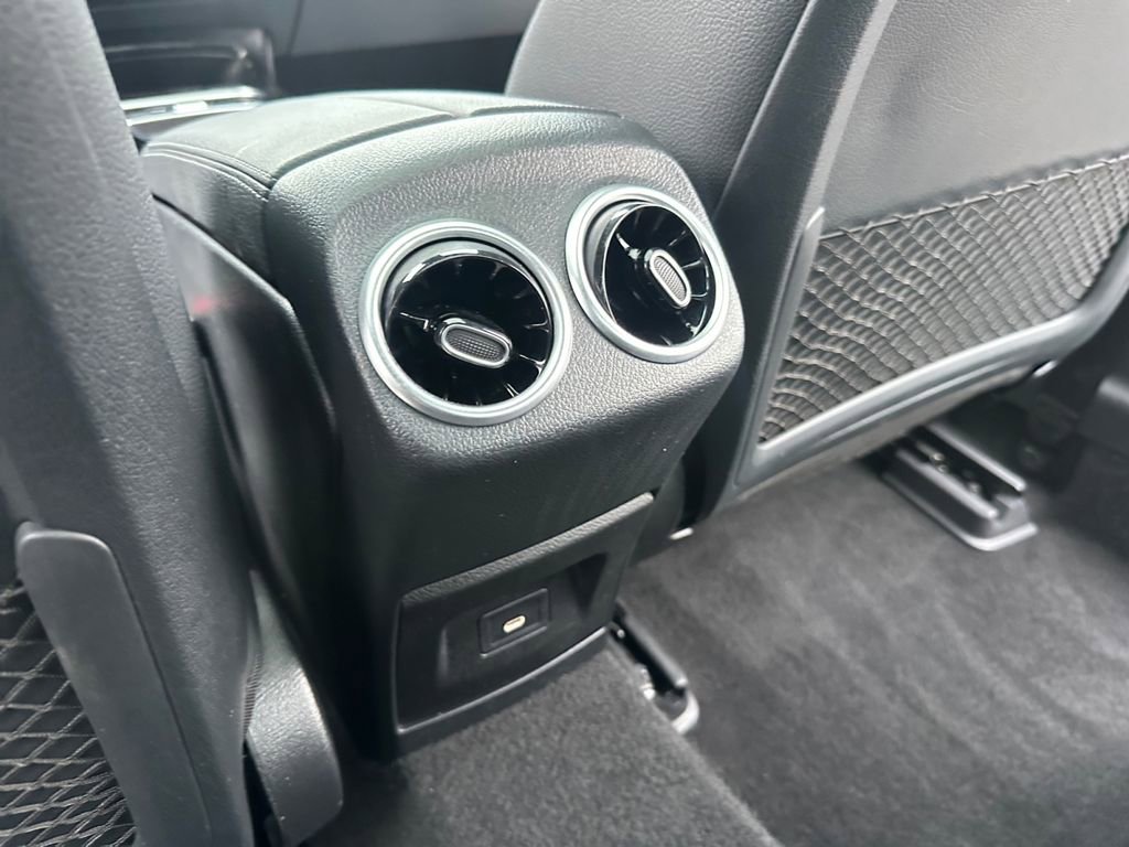Used 2025 Mercedes-Benz CLA 250 4MATIC image 26