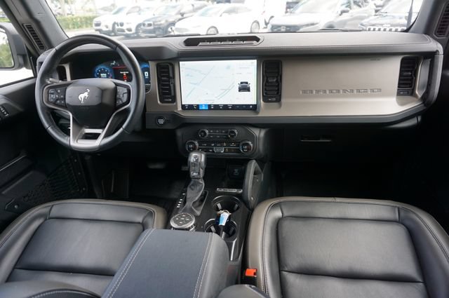 Used 2025 Ford Bronco Outer Banks w/ Sasquatch Package AWD/4WD image 6