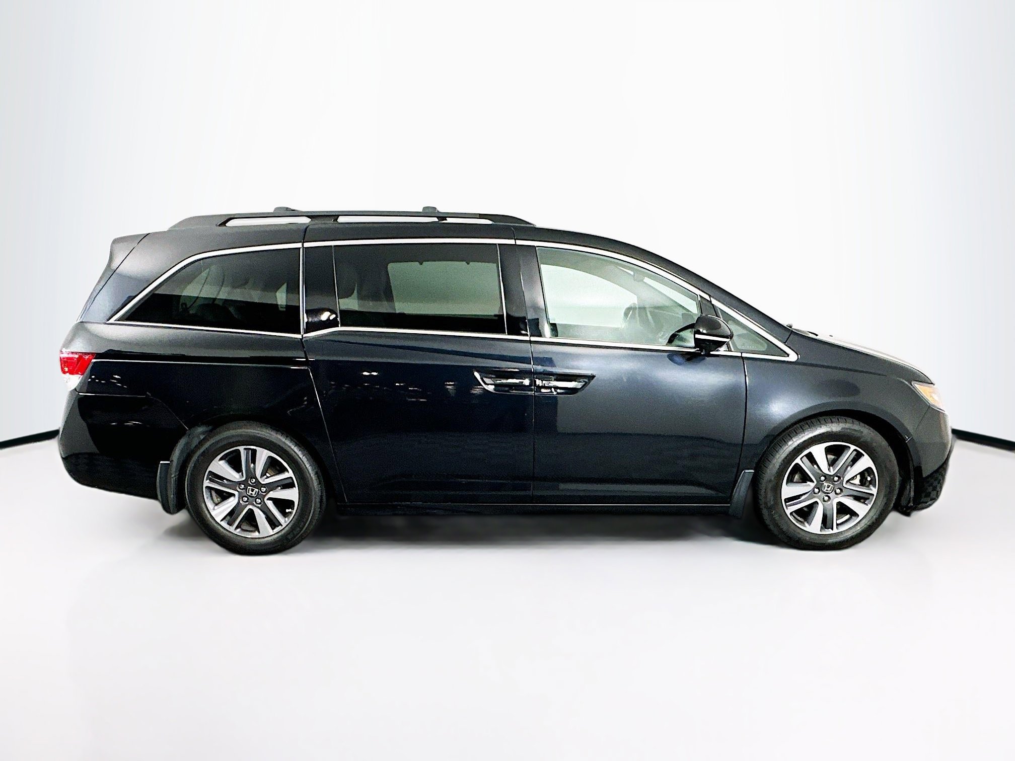Used 2016 Honda Odyssey Touring Elite image 10